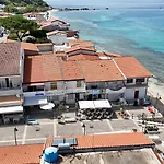 Borgo Dei Pescatori - Sul Mare 4*