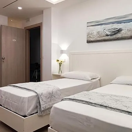 Borgo Dei Pescatori - Sul Mare 4*