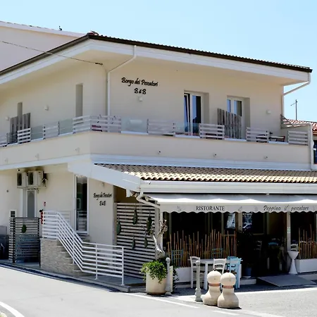 Borgo Dei Pescatori - Sul Mare Bed & Breakfast 4*