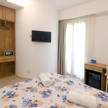 Nocleg ze śniadaniem Borgo Dei Pescatori - Sul Mare 4*
