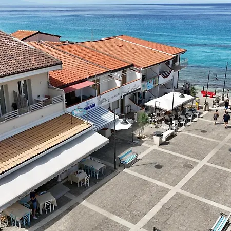 Borgo Dei Pescatori - Sul Mare Bed and breakfast