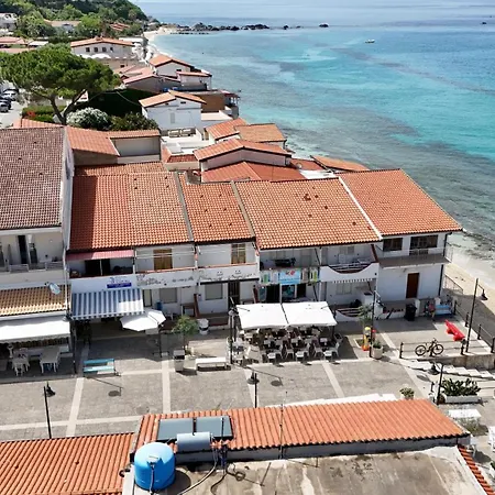Borgo Dei Pescatori - Sul Mare 4*