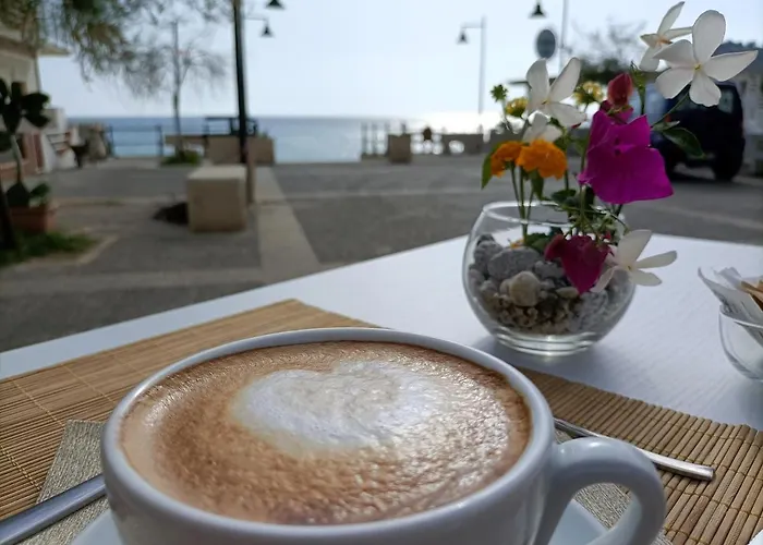 Alojamento de Acomodação e Pequeno-almoço Borgo Dei Pescatori - Sul Mare