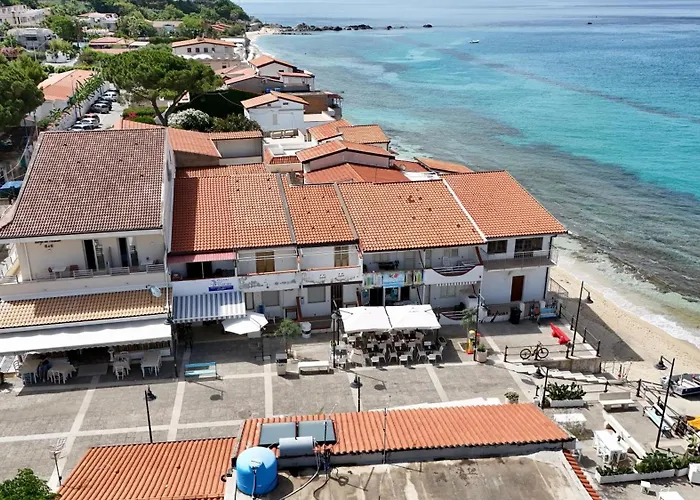 Borgo Dei Pescatori - Sul Mare 4*