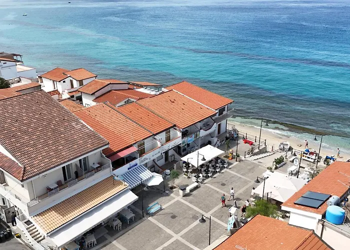 Alojamento de Acomodação e Pequeno-almoço Borgo Dei Pescatori - Sul Mare 4*