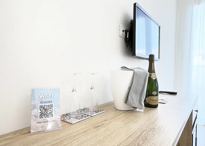 Alojamento de Acomodação e Pequeno-almoço Borgo Dei Pescatori - Sul Mare