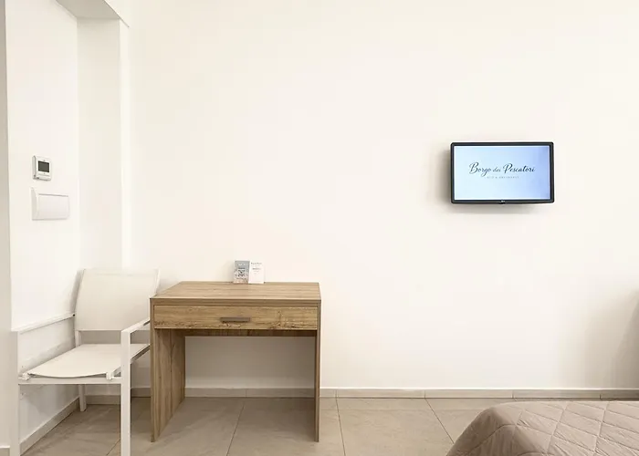 Borgo Dei Pescatori - Sul Mare 4*